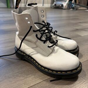Dr. Marten’s Pascal